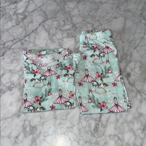 Posh Peanut Other - Posh Peanut Holiday Floral Ballerina Pajama Set 3/4T
